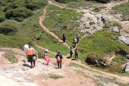 O percurso começa na aldeia de Marmelete até ao Miradouro.