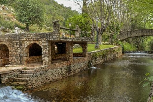 Visita guiada nas aldeias históricas de um povo antigo.