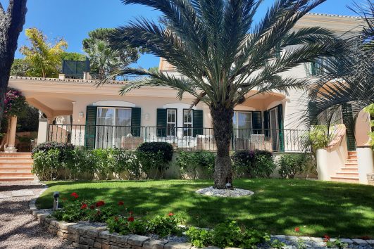 Image of Villa Rosé in Almancil, Algarve. Imagem da Villa Rosé do Almancil, Algarve