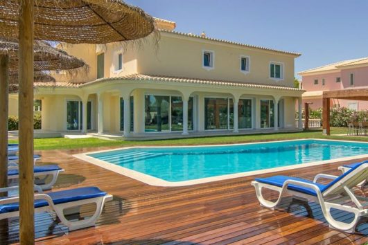 Image of Villa Palace in Vilamoura, Algarve. Imagem da Villa Palace de Vilamoura, Algarve