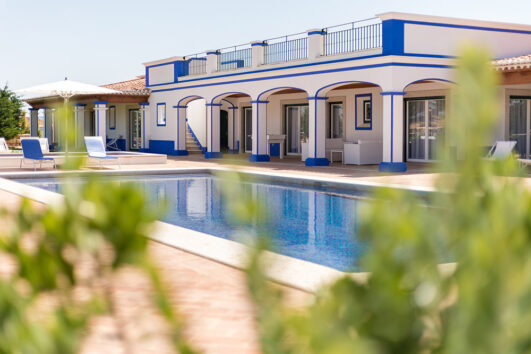 Villa Blue Heavens: Stunning traditional style four bedroom Villa